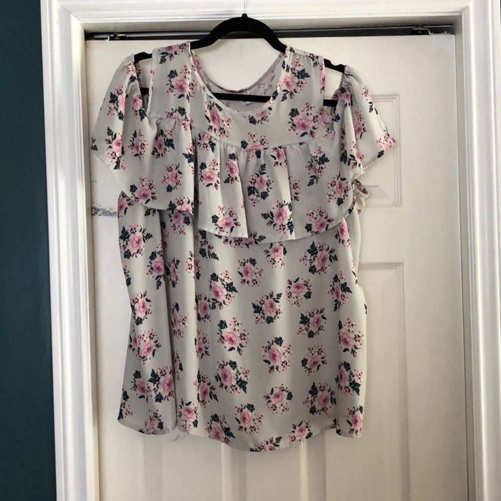 Cold shoulder top